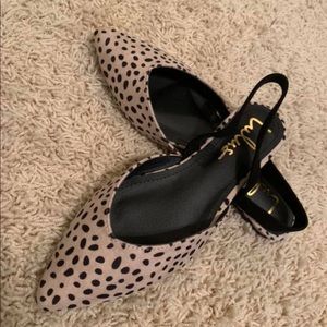 Women’s flats with detailing, never been worn!